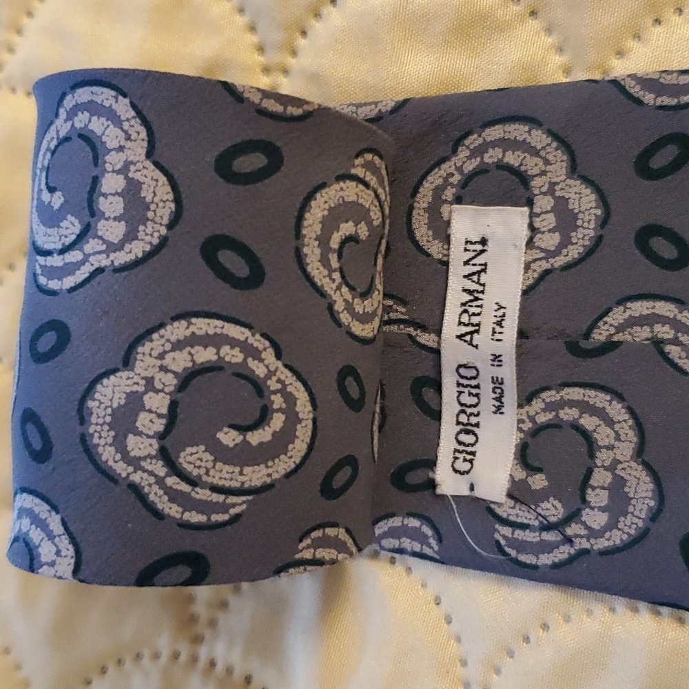 Men's Necktie - Picture 2 of 3